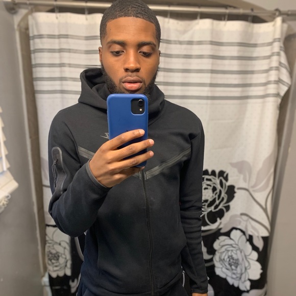 Meet your Posher, Lyonell - Picture 1 of 1